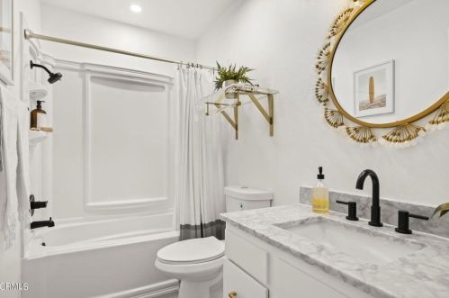 1121 Port Cir, Oxnard CA  93035-2212 exterior