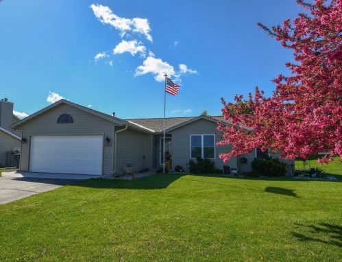 2925 Autumn Ln, East Troy, WI 53120-2572