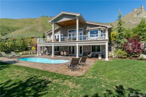 528 Castle Heights Dr, Wenatchee, WA 98801-7316