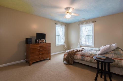 135 Brookside Dr, North Kingstown RI  02852-2005 exterior