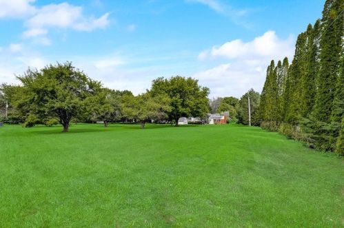 11315 Glenbrook Ln, Thiensville WI  53092-3113 exterior