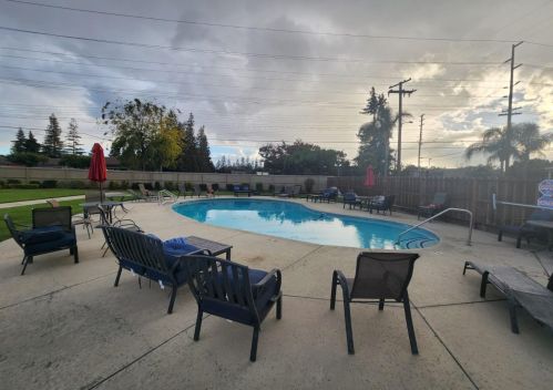 1459 Standiford Ave, Modesto CA  95350-0701 exterior