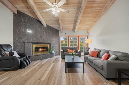 26945 Brooken Ave, Santa Clarita CA  91387-3904 exterior