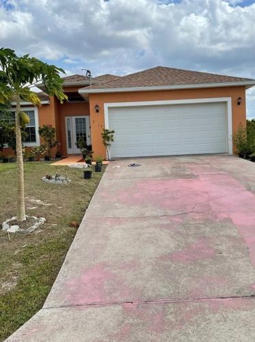 2619 4th St, Lehigh Acres, FL 33976-2519