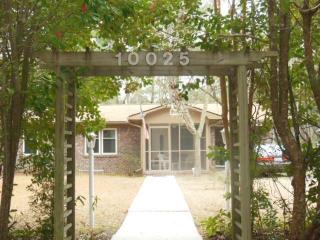 10025 Alert Rd, Mcclellanville, SC 29458-9736