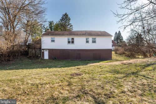 3113 Quarry Ln, Miquon, PA 19444-2006