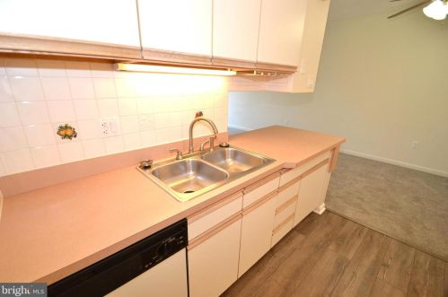 905 Cherrington Dr, Harrisburg PA  17110-9493 exterior