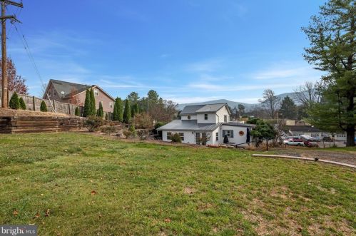 516 Main St, Edinburg VA  22824-9439 exterior