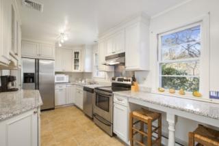 18 Marley Ln, East Hampton NY  11937-2637 exterior