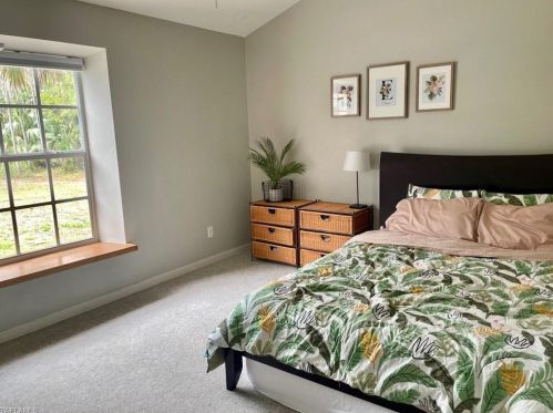 4580 1st Ave, Naples FL  34119-2651 exterior