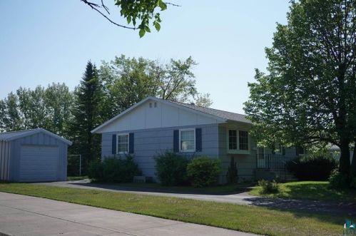27 Nelson Dr, Silver Bay MN  55614-1110 exterior