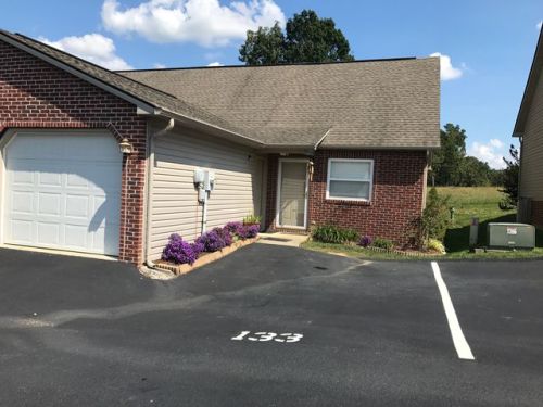 133 Mesa Dr, Johnson City, TN 37615-5410