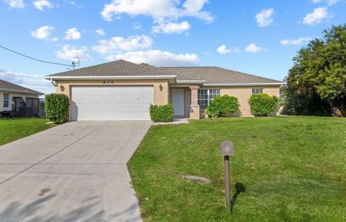 838 Da Vinci Ave, Lehigh Acres, FL 33974-5538