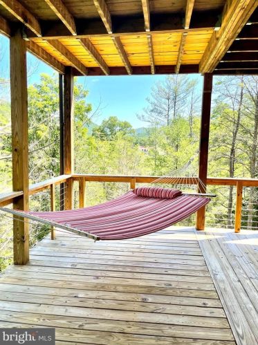 170 Wildlife Dr, Lost City WV  26810-8425 exterior