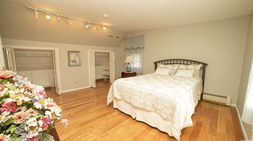 259 Nevada St, North Lindenhurst NY  11757-5204 exterior