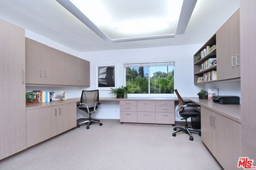 5037 Gaviota Ave, Van Nuys CA  91436-1427 exterior