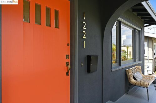 1221 Hampel St, Oakland, CA 94602-1111