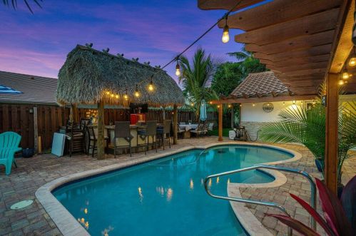 9631 Sun Pointe Dr, Boynton Beach, FL 33437-3331
