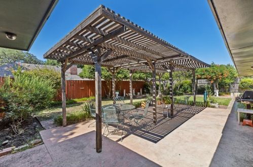 6845 Delmeta Dr, Dallas TX  75248-5527 exterior