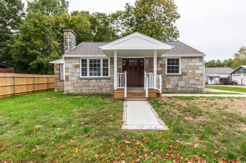 129 Main St, Coventry, RI 02816-7851