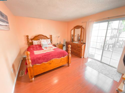 2329 Clinton Ave, Richmond CA 94804-1415 exterior