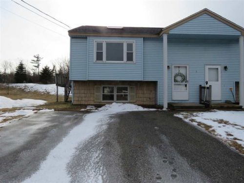 3 Little John Ct, Derry, NH 03038-7218