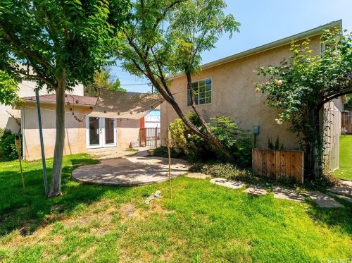 17935 Rosita St, Van Nuys CA 91316-4217 exterior