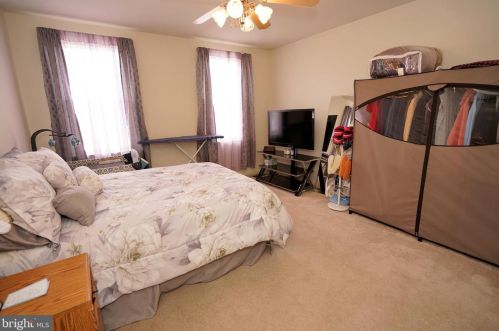 1941 Canyon Creek Rd, Gilbertsville PA  19525-7002 exterior