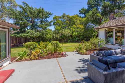 472 Deodara Dr, Los Altos CA 94024-7054 exterior