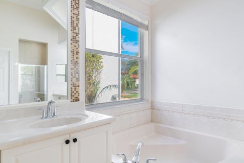 18844 29th Ct, Hollywood FL  33029-2403 exterior