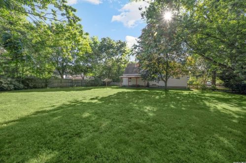 10 Purdy Ave, Elwood NY  11731-4503 exterior