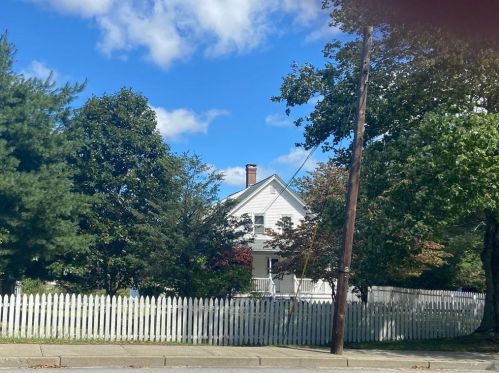 115 Toll Gate Rd, Warwick, RI 02886-4443