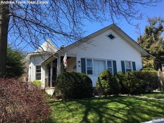 16 Robinhood Ave, Closter NJ  07624-1130 exterior