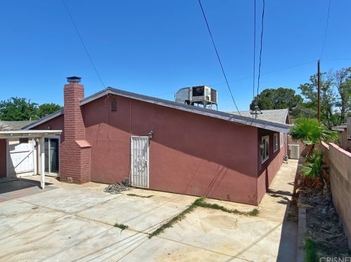 358 Landsford St, Lancaster CA 93535-2613 exterior