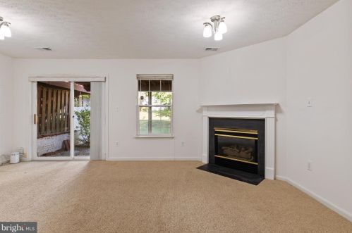 2485 Wheat Meadow Cir, Herndon VA  20171-3055 exterior