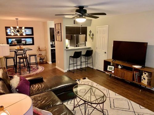 3201 Donnelly Cir, Fort Worth, TX 76107-5454