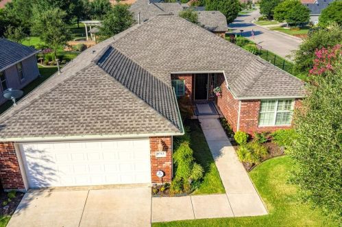 9713 Applewood Trl, Denton, TX 76207-8628