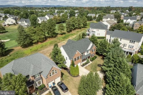 5800 Serengeti Ct, Haymarket VA  20169-3200 exterior