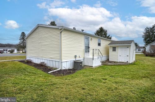 251 Buttercup Dr, Smithville PA  17560-9612 exterior