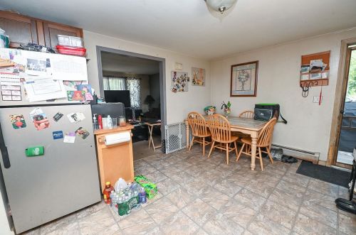 17 English Range Rd, Derry NH 03038-5323 exterior