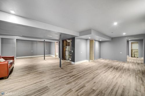 2030 Corinne Dr, Dyer IN  46311-2277 exterior