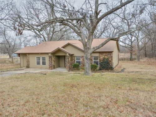 70 252 Rd, Mounds, OK 74047-5152