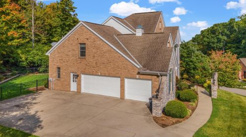 3466 Reeves Dr, Covington KY  41017-9436 exterior