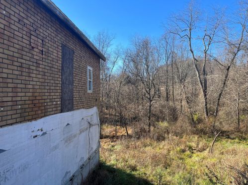 10549 Pleasant Valley Rd, Frazeysburg, OH 43822-9530