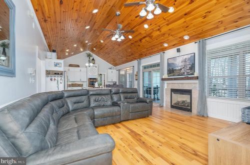 487 Vixen Ln, Gerrardstown WV  25420-4459 exterior