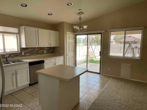 8134 Kearny Dr, Tucson, AZ 85743-1153