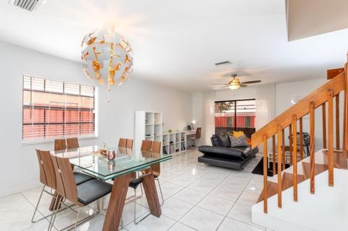 10530 3rd St, Hollywood FL  33026-3916 exterior