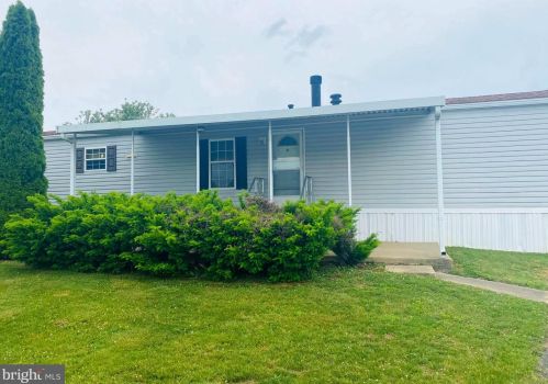 655 Lilac Dr, Smithville PA  17560-9686 exterior