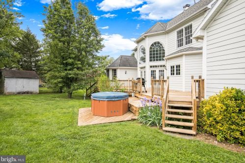 240 O St, Purcellville VA  20132-3002 exterior