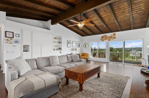 1125 Portola St, Vista, CA 92084-4520